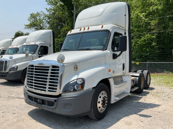 2019 FREIGHTLINER CASCADIA Serial Number: 3AKJGEDR3KSKM6285