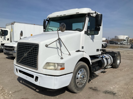 2013 VOLVO VNM42T200 Serial Number: 4V4M19DF8DN139985