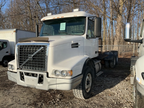 2002 VOLVO VHD 300 Serial Number: 4V5KC9GG62N318797