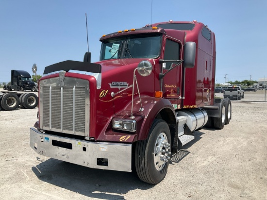 2005 KENWORTH T800 Serial Number: 1XKDD49X85J095071