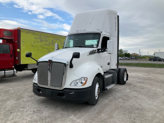 2015 KENWORTH T680 Serial Number: 1XKYA48X5FJ443793