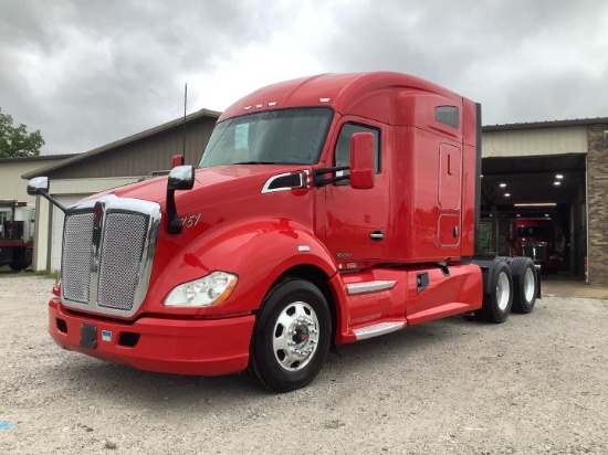 2020 KENWORTH T680 Serial Number: 1XKYDP9X5LJ352655