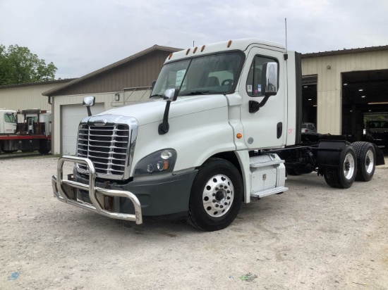 2019 FREIGHTLINER CASCADIA Serial Number: 1FUGGEDV6KLKH2040