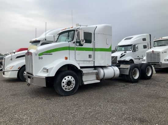 2001 KENWORTH T800 Serial Number: 1XKDDU9X81J879261