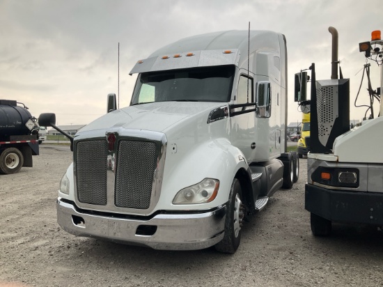 2016 KENWORTH T660 Serial Number: 1XKYDP9X8GJ125627