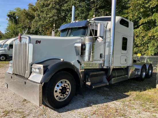 2003 KENWORTH W900 Serial Number: 1XKWDB9X13J387607