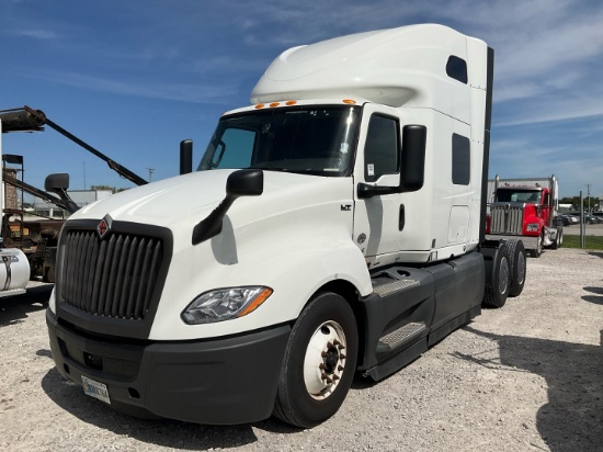 2023 INTERNATIONAL LT Serial Number: 3HSDZAPR8PN682748