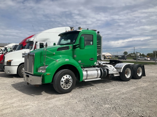 2015 KENWORTH T880 Serial Number: 1XKZD49X5FJ435641