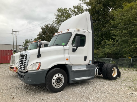 2016 FREIGHTLINER CASCADIA Serial Number: 1FUBGEDVXGLHC5645