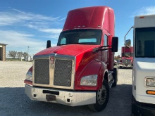 2016 KENWORTH T880 Serial Number: 1XKZD49X8GJ470577