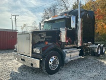 2022 WESTERN STAR 4900SF Serial Number: 5KJJAEDR6NPNK0907