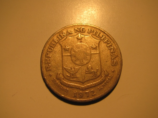 Foreign Coins:  1972 Philippines 1 Piso big coin