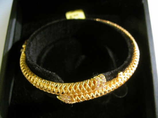 21K Gold Luxury Bangle with small Diamonds