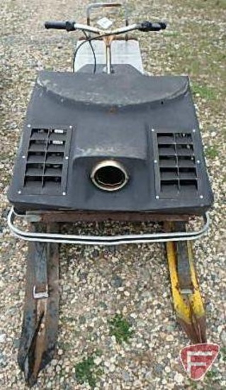 1971 Lynx snowmobile, 292cc, SN: 100530, engine was rebuilt, motor turns, no recoil