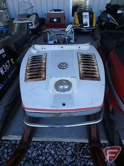 1968 Evinrude Skeeter snowmobile, 437cc opposed engine, electric start, SN: 01707