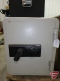 Gray Sentry 1380 safe, rating class 350-1 HR., SN: T866328, combination at front desk