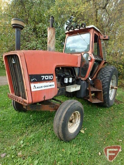 Allis Chalmers 7010 tractor sn: 14108