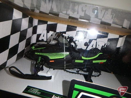 2005 Arctic Cat Retro diecast snowmobile