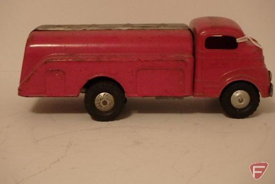 Toy Structo wind-up tank truck