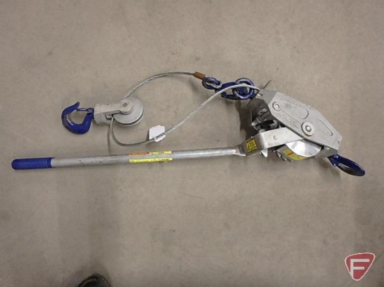 Lugall 2 ton cable hand puller