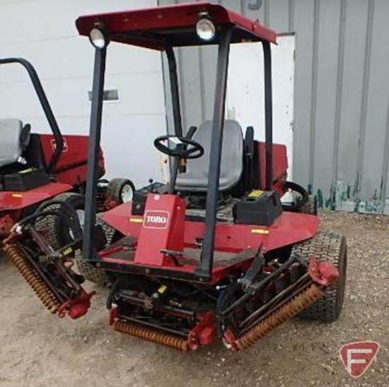 Toro Reel Master 5200D five-plex 8 blade reel mower, 2WD, ROPS and canopy, 2947 hrs, SN: 240000118
