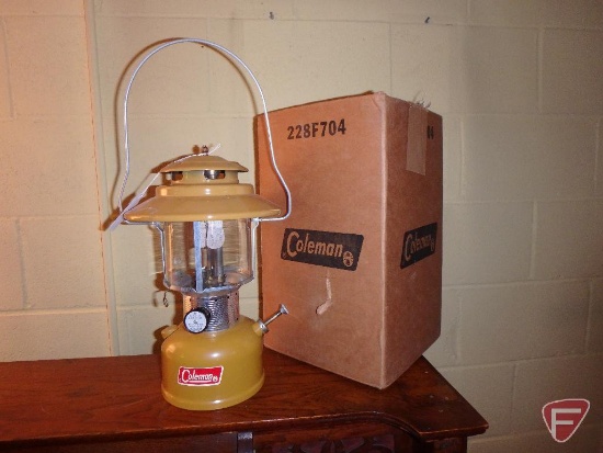 Coleman fuel lantern, Model 228F