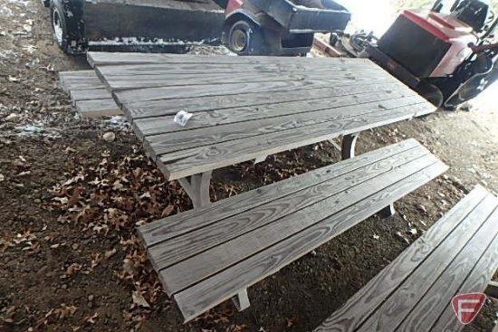 Wood and plastic picnic table with 2 benches, 8' long