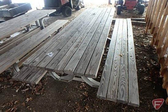 Wood and plastic picnic table with 2 benches, 8' long
