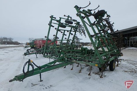 John Deere 980 32 1/2 ft. pull type wing field cultivator with 5 bar spike tooth finisher