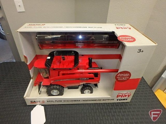 Tomy Case IH Axial Flow 8230 Combine 1/32