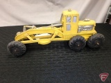 Vintage Auburn rubber tractor construction grader, needs cleaning