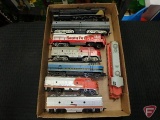 (8) HO scale/gauge model train cars: Santa Fe car, Santa Fe 307 locomotive, Baltimore and