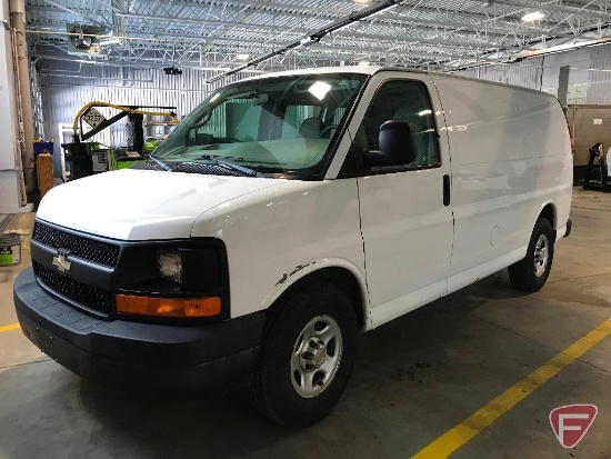 2005 Chevrolet 1500 Express All-Wheel-Drive Cargo Panel Van, VIN # 1gcfh15t751202332