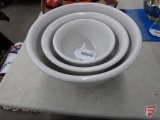 Ceramic nesting bowls, three piece