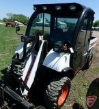 2010 Bobcat 5600 4x4 Toolcat utility vehicle with universal skid loader quick attach hydraulic dump