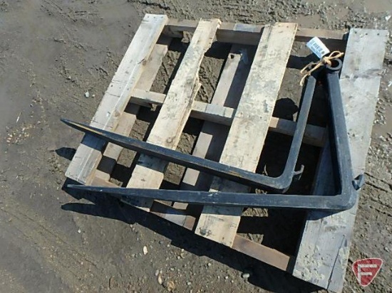 (2) round shaft pallet forks, forks only: 1-1/4"x3-1/2"x42" and 1-1/2"x3-1/2"x42"