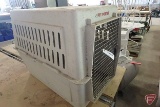 Pet Porter large animal transporter/kennel, 40inLx30inH