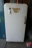 Quicfrez 1 door refrigerator converted to smoker