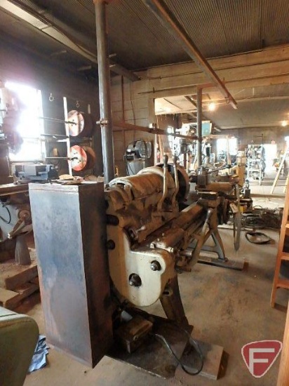 LeBlond 17 heavy duty lathe, 84in bed, 10in swing, includes 15in face plate, 4 jaw chuck,