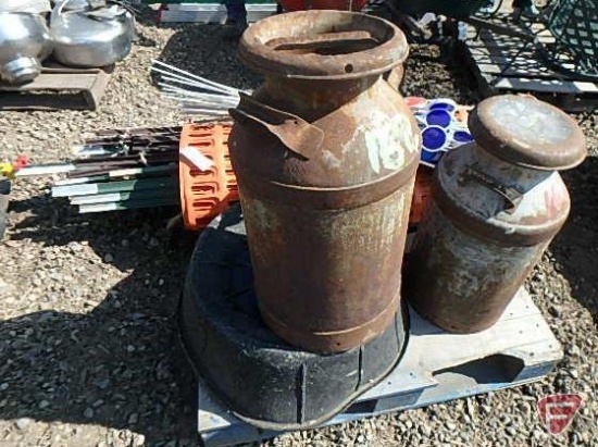 Driveway reflectors, tractor seat, (2) milk cans with lids, 48in snow fence, 72in steel fence posts