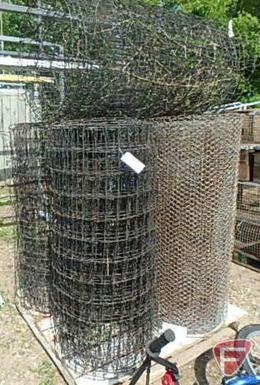 Pallet of cage wire fence