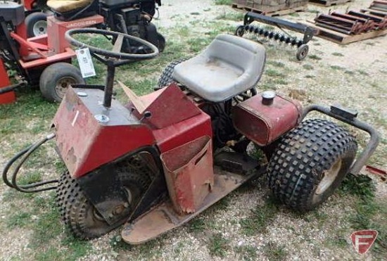 Toro sand rake, 7909.1 hours showing, for parts