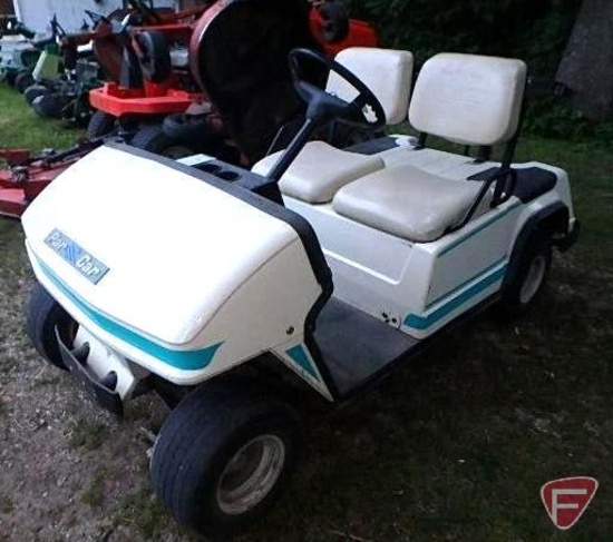 Columbia Par Car gasoline golf car