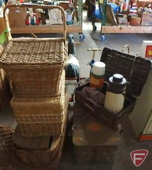 (6) wicker and woven picnic baskets, Thermos insulated coffee mug, and other insulated beverage
