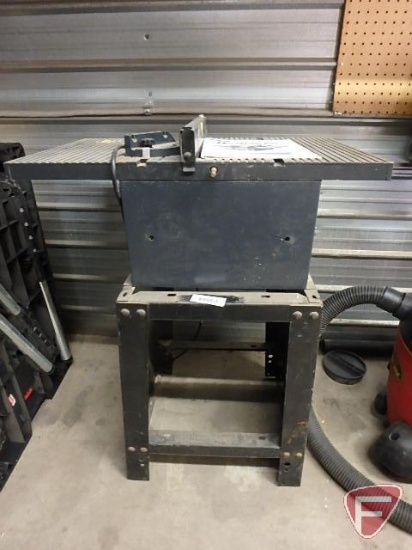 Skil 8-1/4in 3102 table saw on stand 