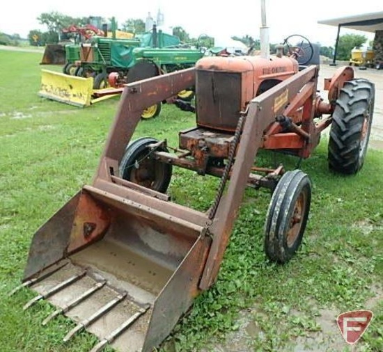 Allis Chalmers WD-45 w/f row crop tractor with F-19 loader, 40" manure bucket and snow bucket