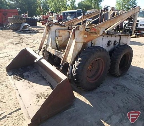 Melroe Bobcat Model 500 skid steer loader sn 4841 60 inch bucket 4 cyl. Wisconson motor