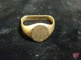 Ladies 14k yellow Gold Signet ring with letter 