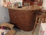 Bar 38inHx60inL, on wheels, with 5 bar stools