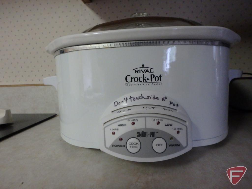 GE Spacemaker II Microwave and Rival 3060 Crock Pot - Roller Auctions